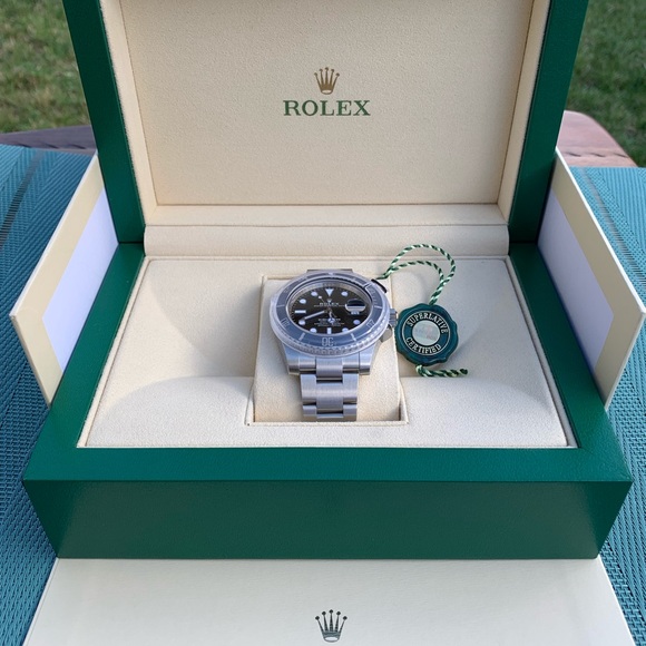 Rolex Submariner Date 116610LN Complete Set - Picture 2 of 8